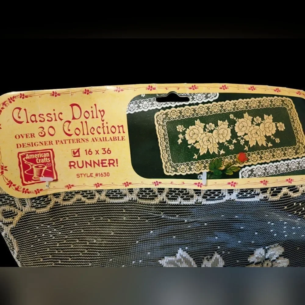 NWT Vintage lace doily runner